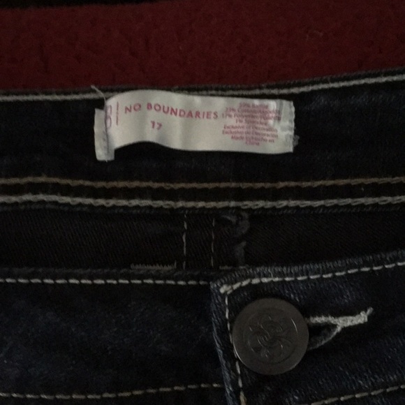 Shorts - Picture 3 of 3